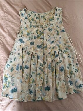 Lauren Conrad floral pleated tank - size small / like new